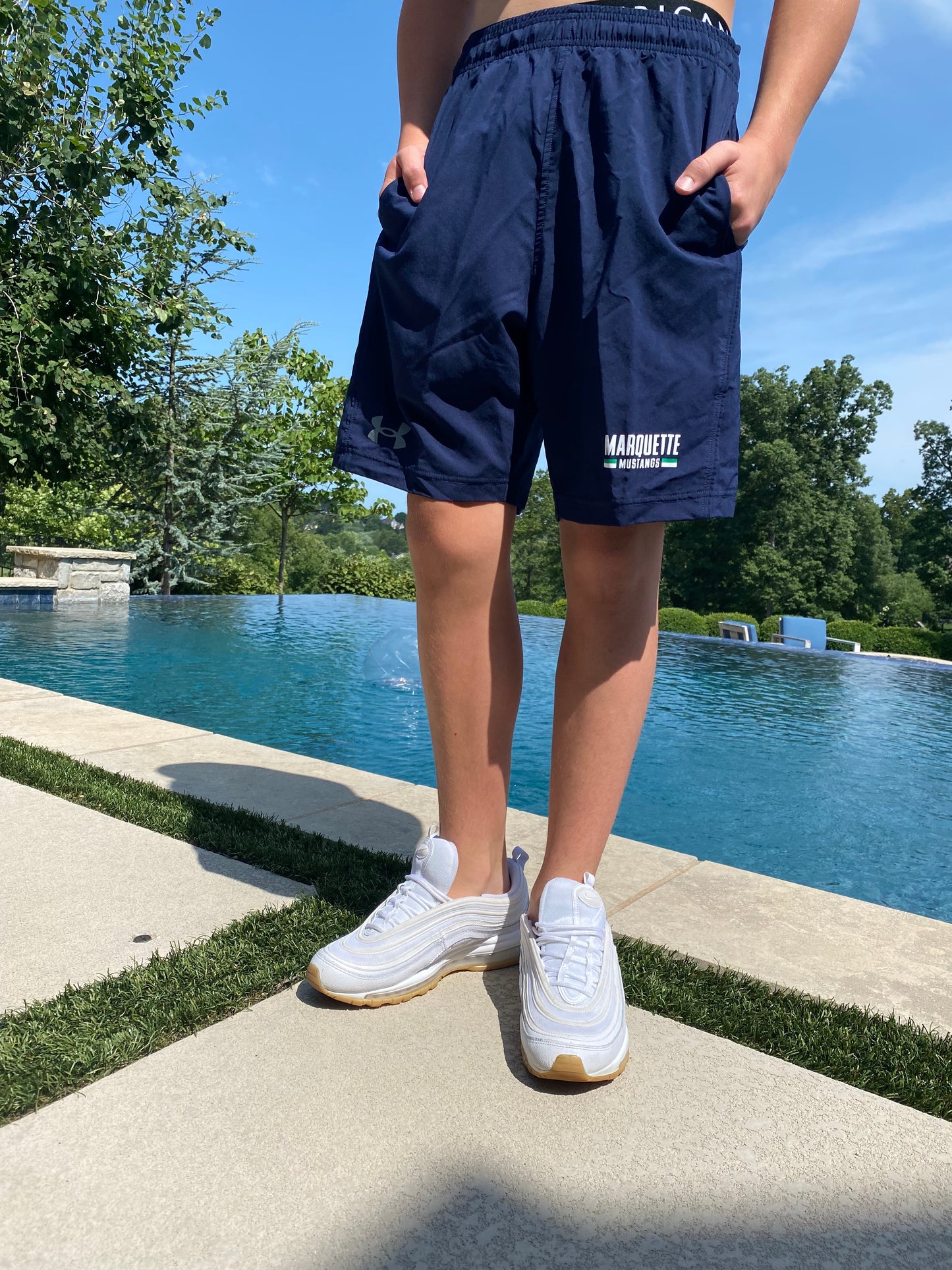 8" Woven Short